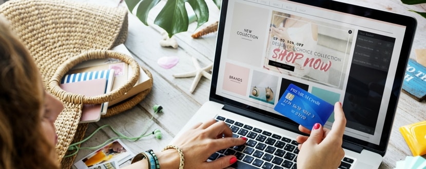 browsing an online shop - SingSaver