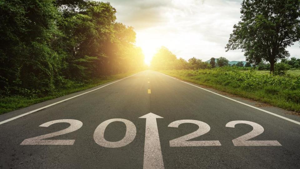 12 Financial New Year’s Resolutions for 2022