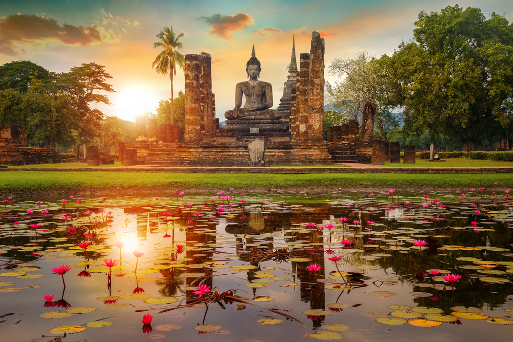 17 Best Things to Do in Thailand (VTL 2022) – Temples, Hiking, Shopping, and More