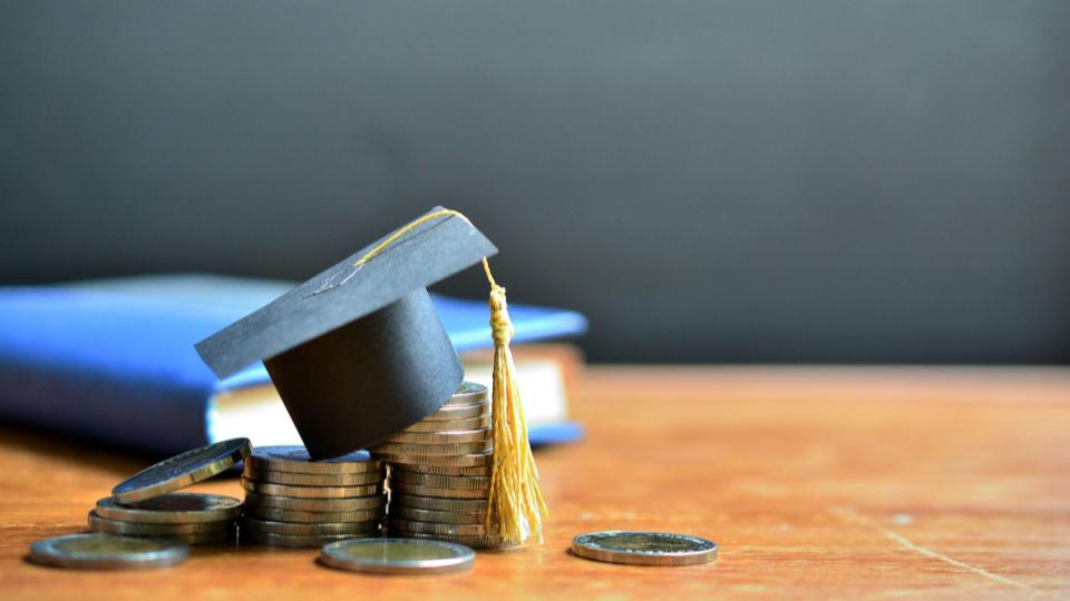 Tuition Fee Loans in Singapore 2022 — Should You Borrow From DBS or OCBC?