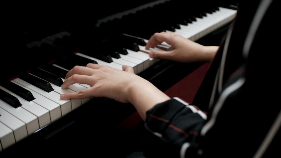 Piano Lessons In Singapore (2022) – Prices For Adults & Kids