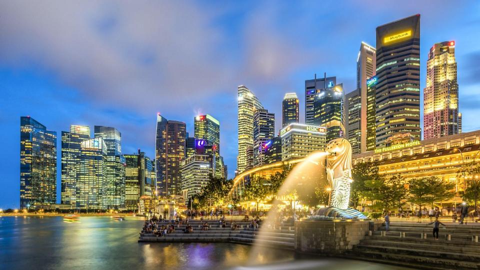 Local Banks vs Foreign Banks in Singapore: Pros & Cons