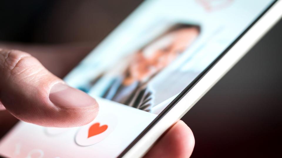 15 Best Free Dating Apps & Sites To Find A Companion In Singapore (2022)